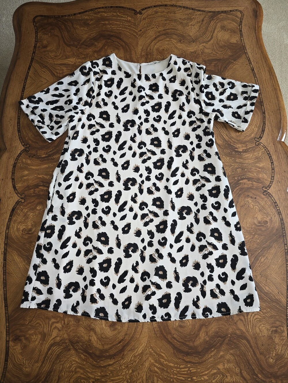Jodifl Leopard Print Short Sleeve Shift Dress With Pockets Womens size Medium